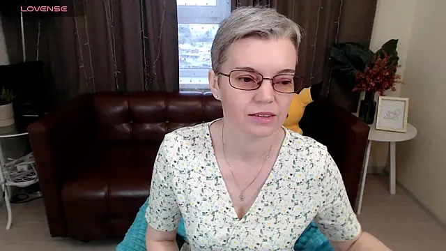 Cutie Erikaa1 online show from September 2025 02:32:02 AM