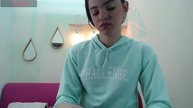 Mia-kalinfa online show from March 2025 01:47:01 PM