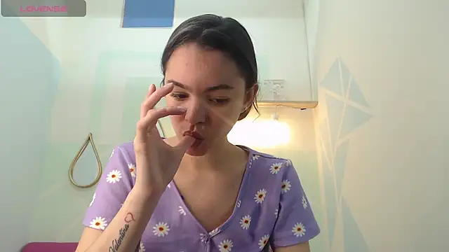 Mia-kalinfa online show from January 2025 04:27:02 PM