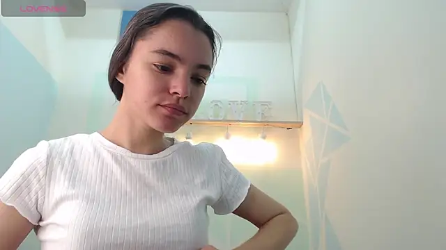 Mia-kalinfa online show from February 2025 01:11:01 PM