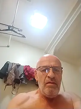 Snapshot of geilerschwanz64 chatting on November 2025 06:39:01 AM geilerschwanz64 online show from November 2025 06:39:01 AM