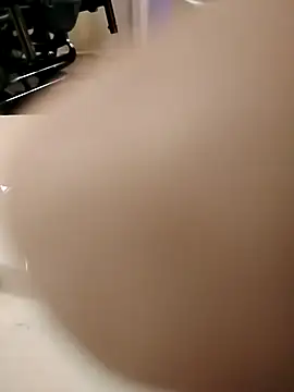 Snapshot of geilerschwanz64 chatting on December 2025 04:33:02 AM geilerschwanz64 online show from December 2025 04:33:02 AM