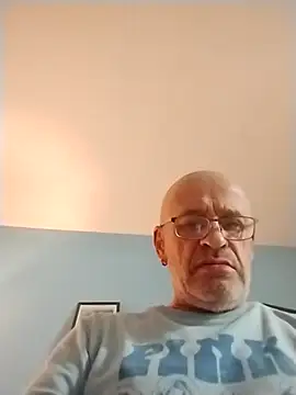 Snapshot of geilerschwanz64 chatting on November 2025 10:41:02 AM geilerschwanz64 online show from November 2025 10:41:02 AM