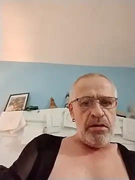 Snapshot of geilerschwanz64 chatting on December 2025 05:11:01 PM geilerschwanz64 online show from December 2025 05:11:01 PM