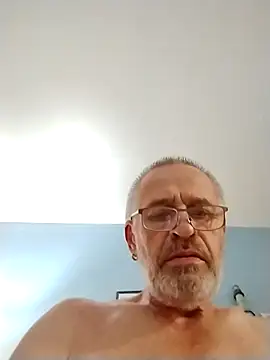 Snapshot of geilerschwanz64 chatting on October 2025 10:42:01 PM geilerschwanz64 online show from October 2025 10:42:01 PM