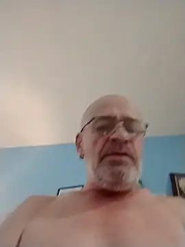 Snapshot of geilerschwanz64 chatting on November 2025 06:46:02 PM geilerschwanz64 online show from November 2025 06:46:02 PM