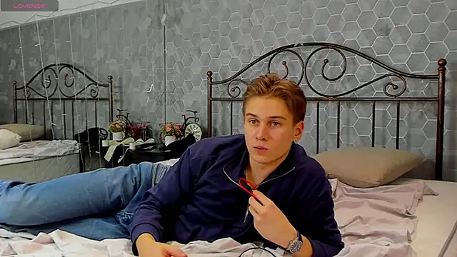 Marcus Swampov online show from December 2024 03:31:01 AM