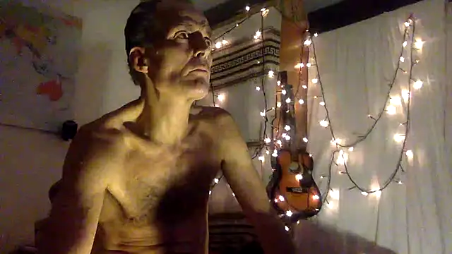 TowaFreespirit online show from December 2024 11:17:02 PM