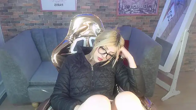 Kitty fox b online show from March 2025 03:49:02 PM