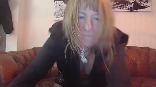 Snapshot of BettyDavisX chatting on March 2025 11:31:01 PM BettyDavisX online show from March 2025 11:31:01 PM