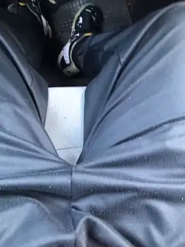 CrazyBoy95 online show from November 2025 11:36:01 AM