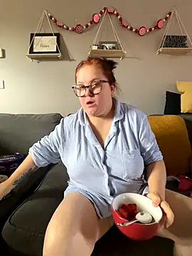 Snapshot of Tallulah-mae-xoxox chatting on September 2025 09:20:01 AM Tallulah-mae-xoxox online show from September 2025 09:20:01 AM