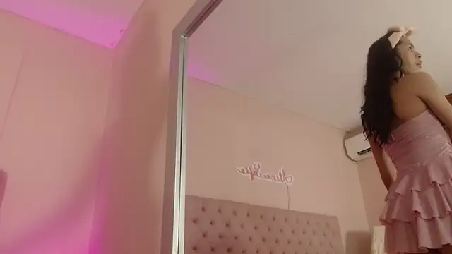 alice sofia online show from October 2025 02:04:01 PM