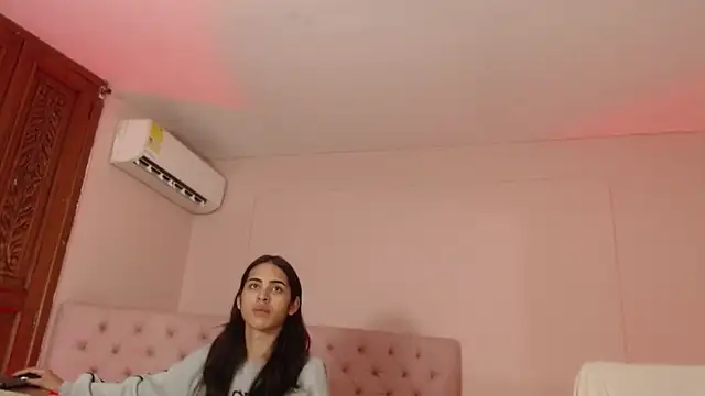 Snapshot of alice_sofia chatting on March 2025 01:55:01 PM alice sofia online show from March 2025 01:55:01 PM