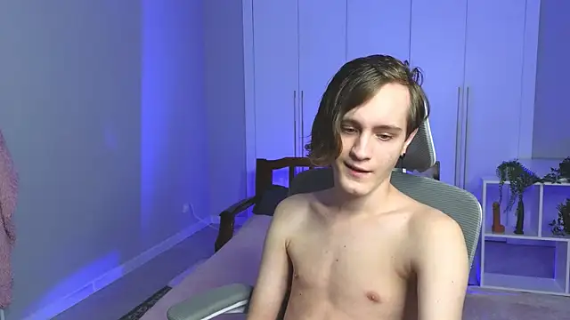 Snapshot of nikompell chatting on January 2025 01:53:02 AM nikompell online show from January 2025 01:53:02 AM