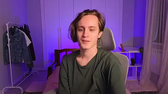 Snapshot of nikompell chatting on February 2025 04:52:02 AM nikompell online show from February 2025 04:52:02 AM