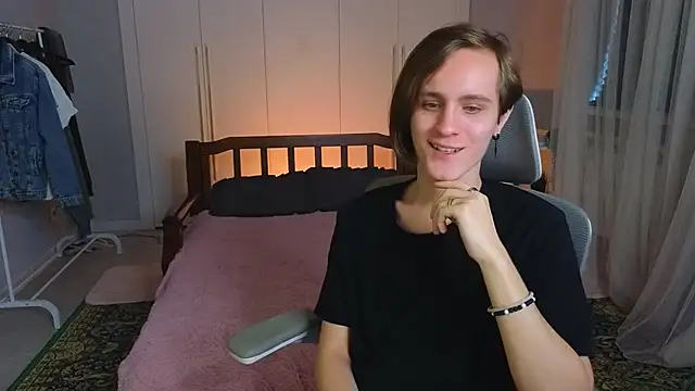 Snapshot of nikompell chatting on February 2025 03:24:01 AM nikompell online show from February 2025 03:24:01 AM