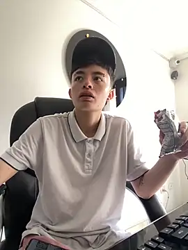 nico 18x online show from December 2025 04:52:01 PM