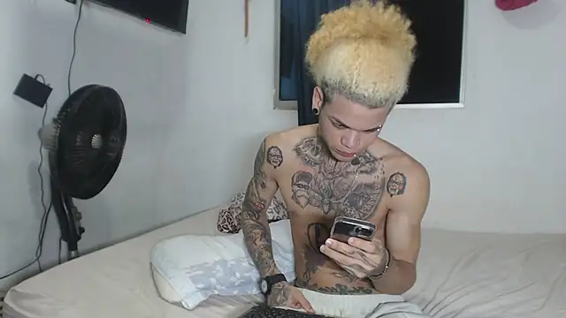 karitto  online show from December 2024 04:37:01 AM