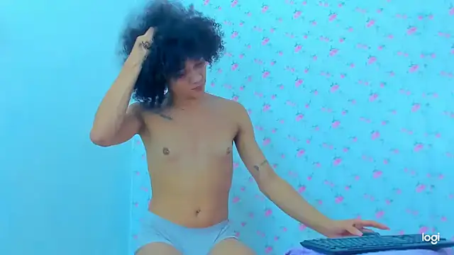 StassieBell online show from November 2025 05:19:02 AM