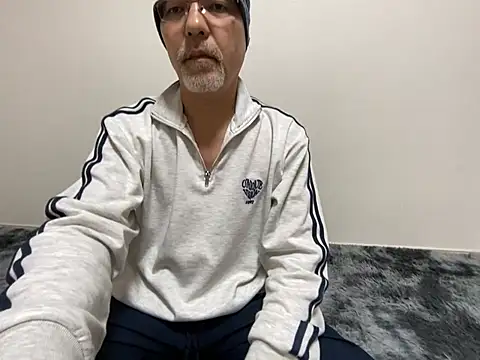 Grandpa29hijii online show from February 2025 12:36:02 PM