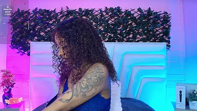 Triipsy online show from February 2026 08:28:01 PM