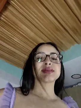 aleejhandraa online show from November 2025 09:19:02 PM