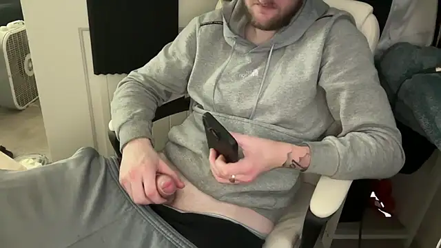 LoveItAllxHnH online show from February 2026 07:00:01 PM