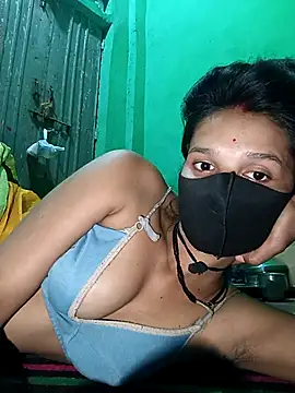 Snapshot of Hoty_girl_143 chatting on December 2025 03:39:01 PM Hoty girl 143 online show from December 2025 03:39:01 PM