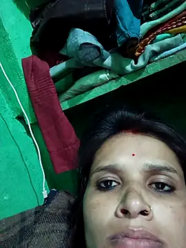 Snapshot of Hoty_girl_143 chatting on December 2025 05:03:02 PM Hoty girl 143 online show from December 2025 05:03:02 PM