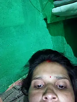 Snapshot of Hoty_girl_143 chatting on December 2025 06:17:01 PM Hoty girl 143 online show from December 2025 06:17:01 PM