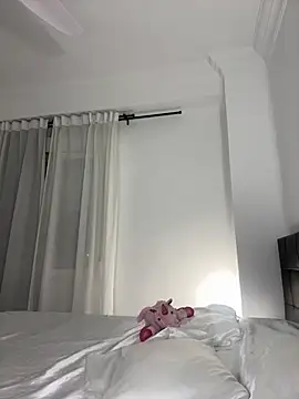 IamCrystal2 online show from April 2026 02:18:01 AM