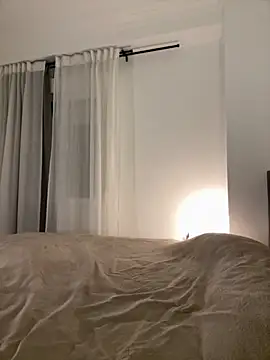 IamCrystal2 online show from November 2025 12:33:02 AM