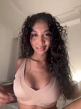 IamCrystal2 online show from April 2026 11:22:02 PM