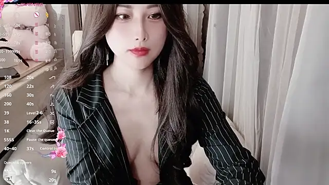 Blossom-666 online show from February 2025 06:43:01 PM