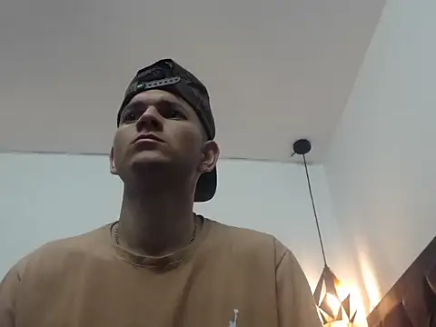 Latin Boy24 online show from October 2025 01:01:02 PM