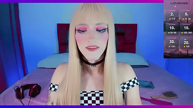 Snapshot of Mystickittyy_ chatting on December 2024 04:42:01 AM Mystickittyy online show from December 2024 04:42:01 AM