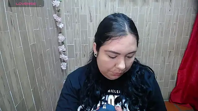 solyeria online show from April 2026 02:25:01 AM
