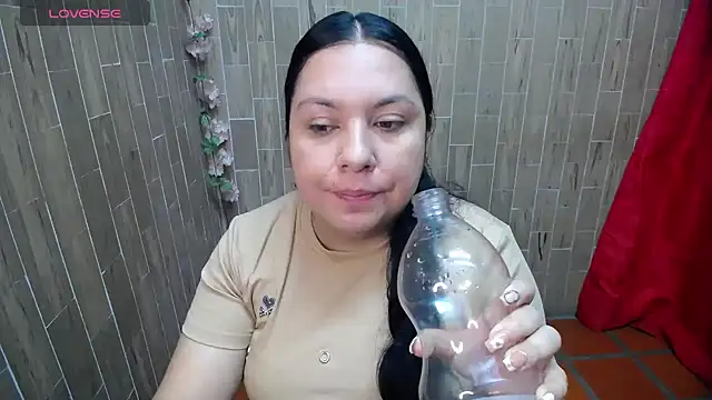 solyeria online show from January 2026 01:20:01 AM