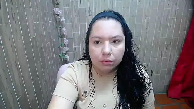 solyeria online show from April 2026 12:12:02 PM