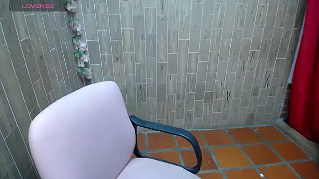 Snapshot of solyeria chatting on December 2025 03:49:02 AM solyeria online show from December 2025 03:49:02 AM