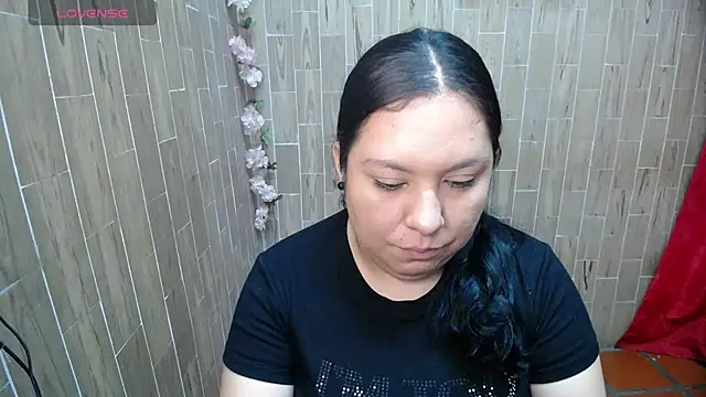 solyeria online show from May 2026 04:32:01 AM
