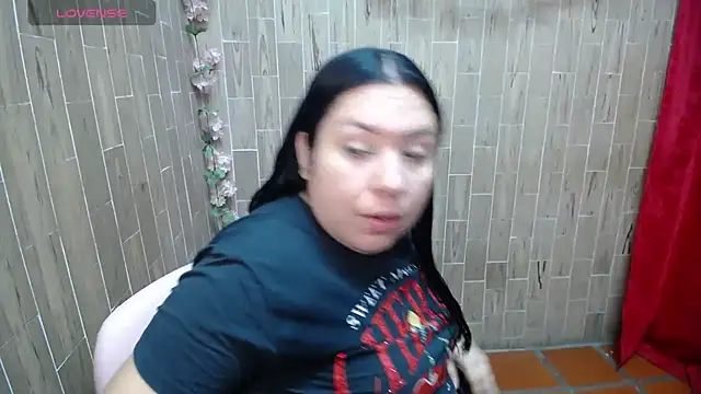 solyeria online show from February 2026 02:01:02 AM