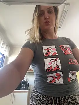 Bia sexynovaes online show from February 2026 05:23:02 PM