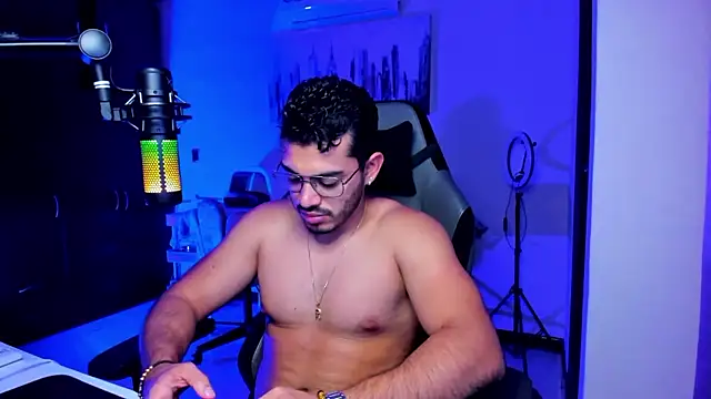 BrunoD31 online show from October 2025 04:33:01 AM