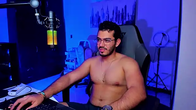 BrunoD31 online show from November 2025 04:33:02 AM