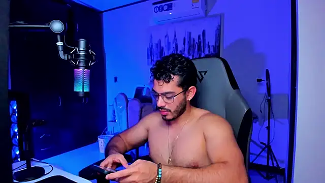 BrunoD31 online show from November 2025 05:18:02 AM