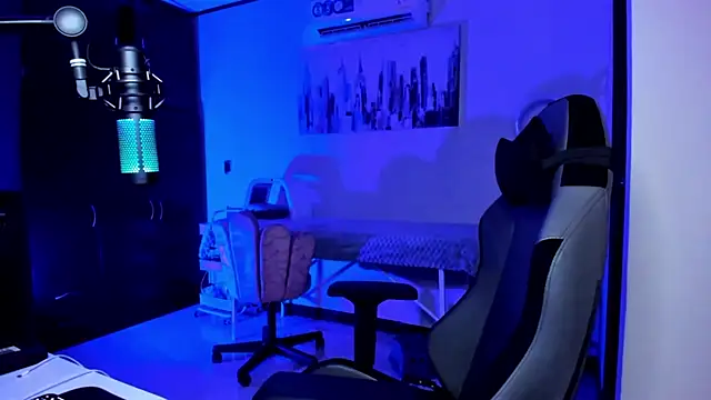 BrunoD31 online show from October 2025 05:18:02 AM