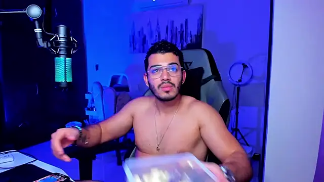 BrunoD31 online show from November 2025 07:18:01 AM