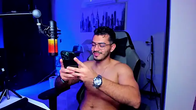 BrunoD31 online show from December 2025 04:22:01 AM